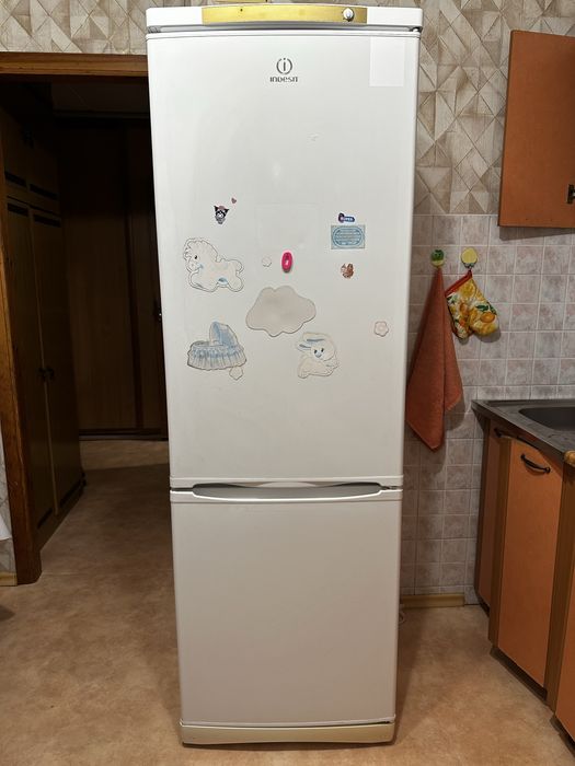 Холодильник Indesit б/у
