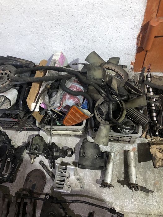 Запчасти (детали)  мерседес Т1 ( сапог)