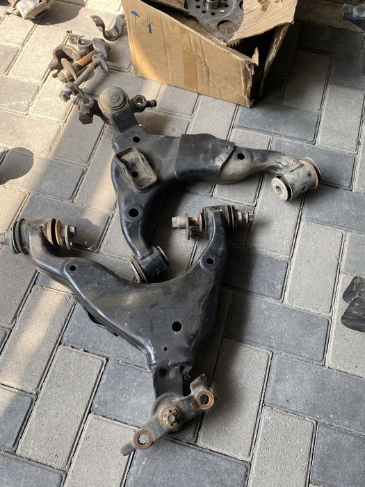 Запчасть на Toyota Lexus