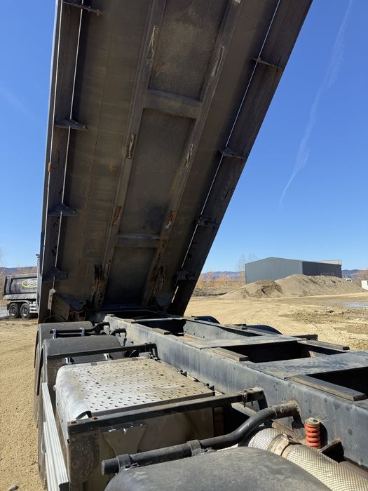 Basculanta 8x4 ATP Trucks de vanzare