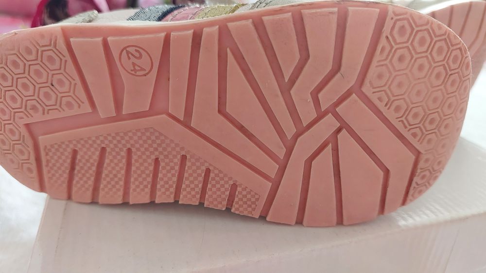 Кроссовки кожа для девочки 24 размер