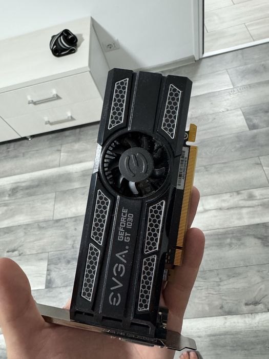 Placa video GeForce GT 1030 + placa retea