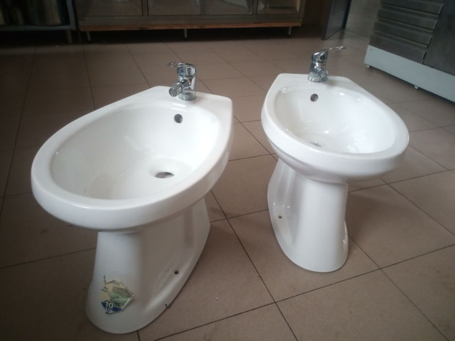 Vând 2 bideuri diamant cu tot cu baterie