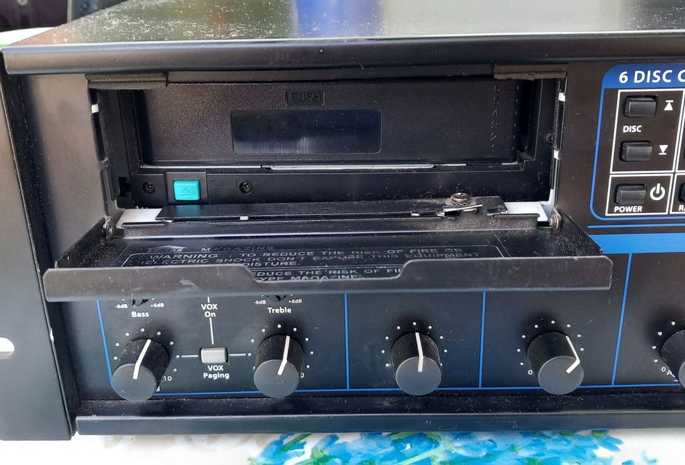 Vand amplificator de linie rcf el2126 cd tuner