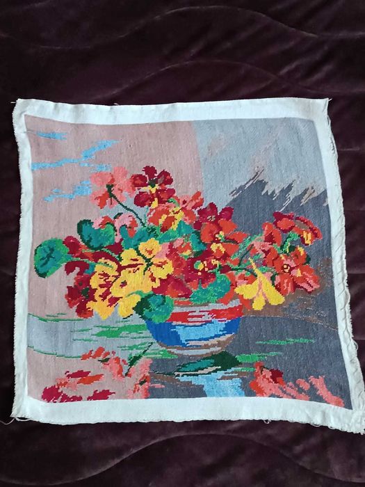Гоблен-Ваза с цветя