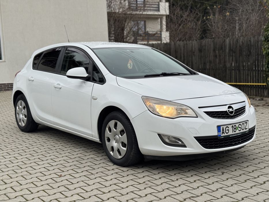 Opel Astra J 1,6 Benzina si GPL 2012 AC Inchidere centralizata