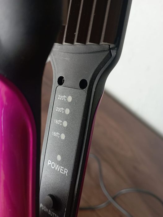 Набор: фен и утюжок-гафре