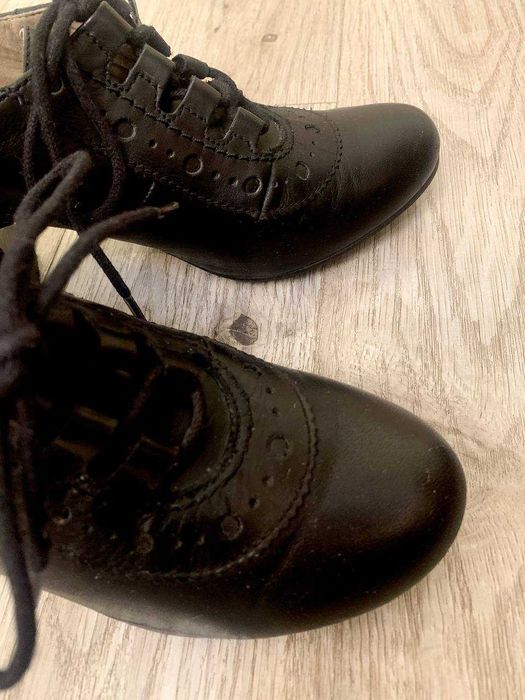 Продаются классические женские туфли, США