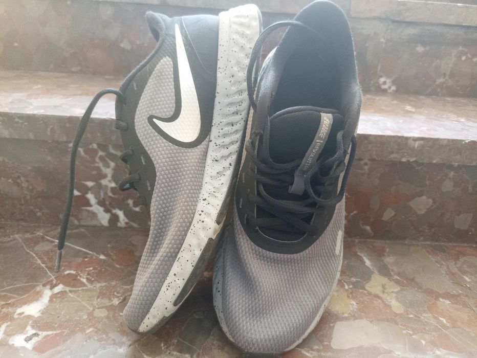 Продавам маратонки NIKE - 40 лв.