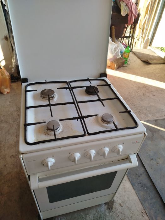 Продам газовую плиту