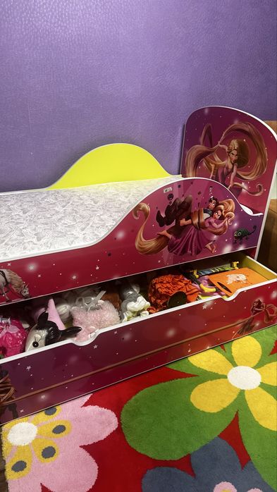 Кровать детская с матрасом