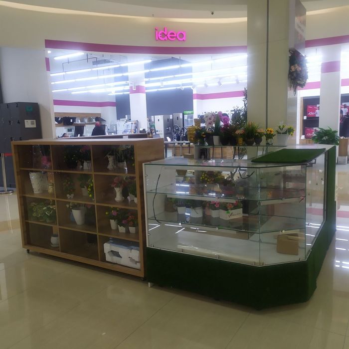 Мебель для магазина.