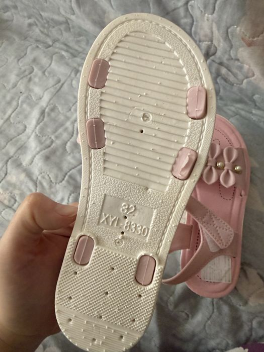 Продам сандали босоножки.