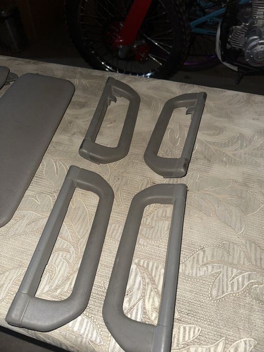 Продам козырьки и салонные ручки на бмв е34