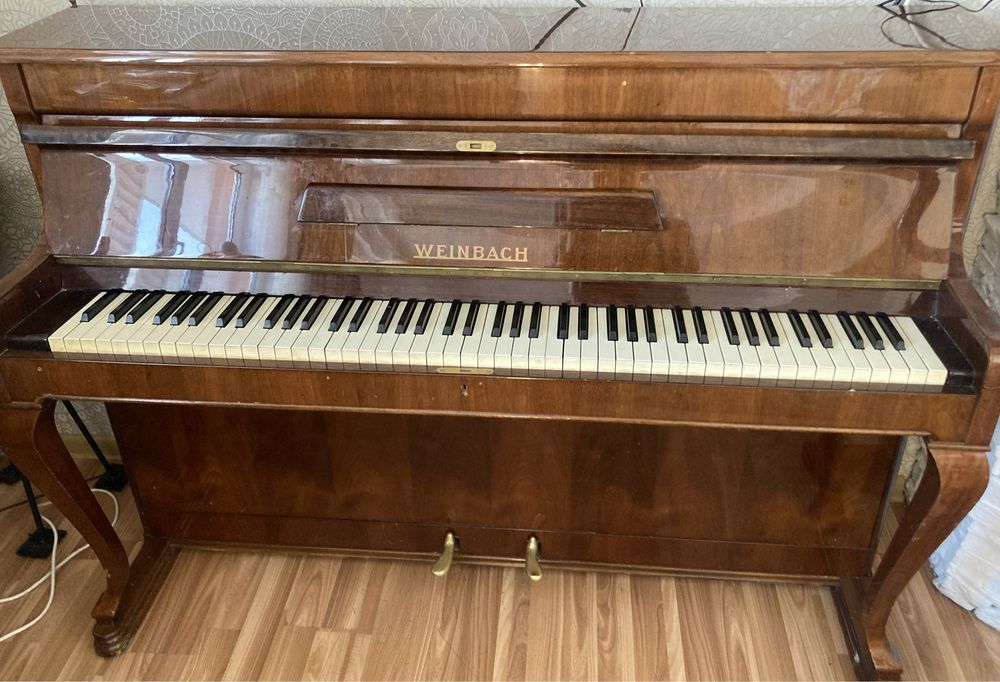 Продаётся пианино «Weinbach»