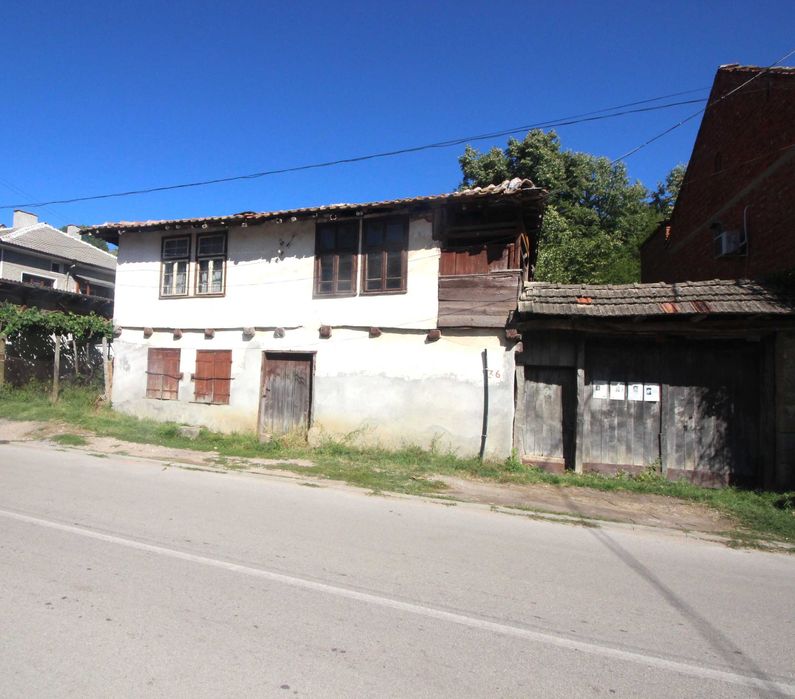 Къща с парцел в кв. Гачевци, общ. Габрово