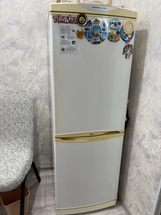 Продам Холодильник лж