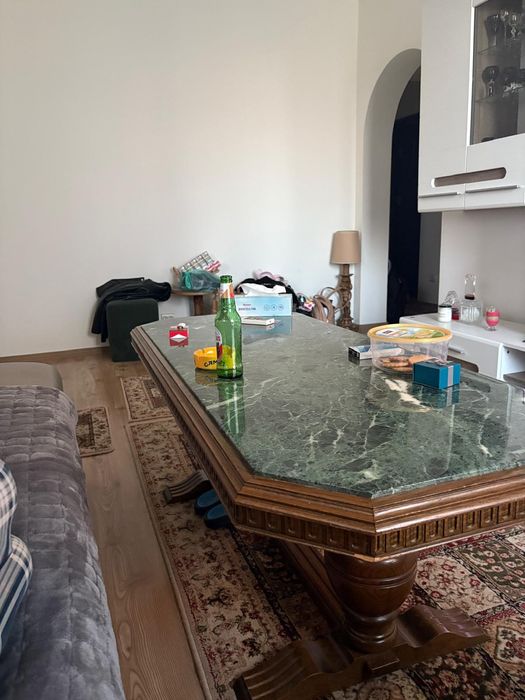 Masă din lemn masiv cu blat din marmură culoare onix .ridicare din sectorul 2