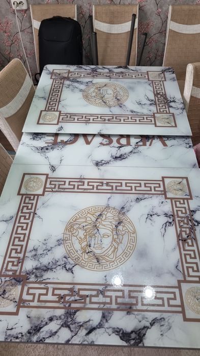 Продается стол Версаче со стульями 6 штук