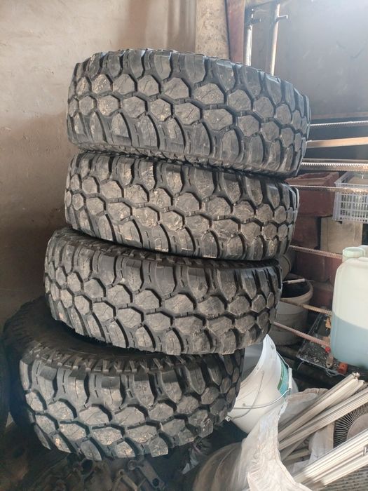 резина гризевая  почти новая