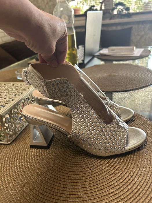 Дамски сандали Сребристи