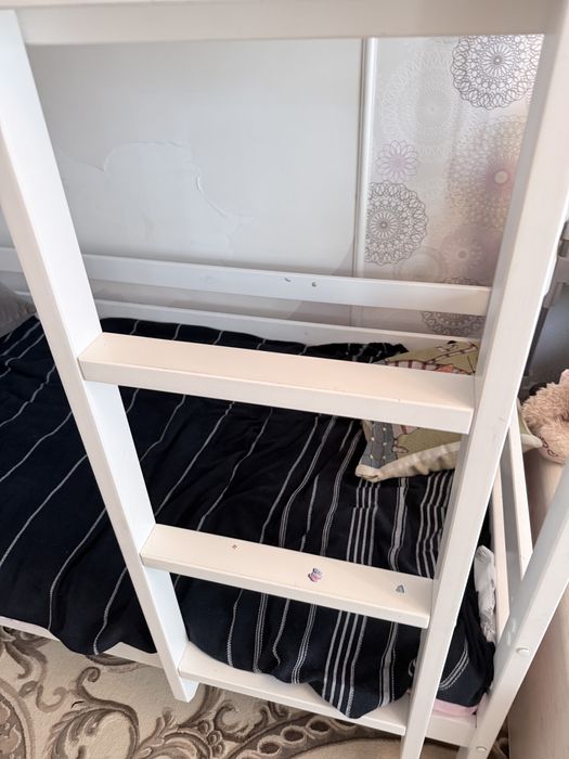 двухъярусная детская кровать