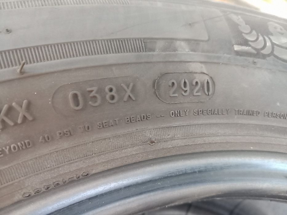 Продавам  2-броя Бусови -Джипови гуми 215/60/17с