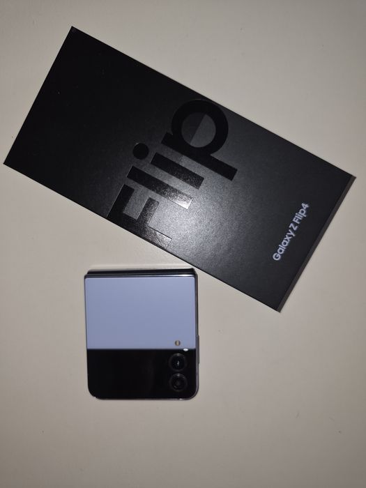 Samsung Galaxy Z Flip4