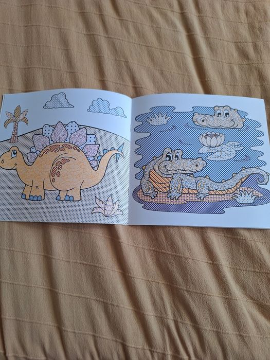 Книжки за оцветяване с вода