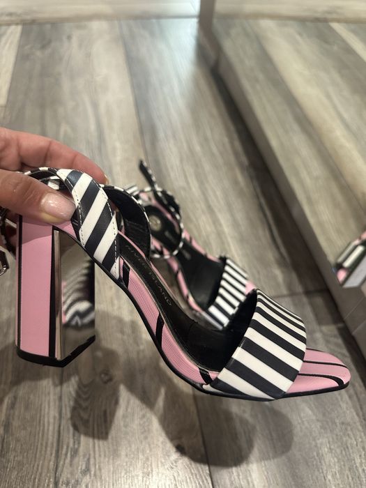 River Island обувки