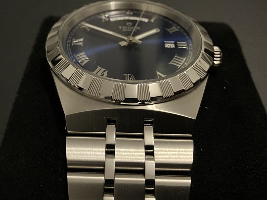 Tudor royal date day 41 mm