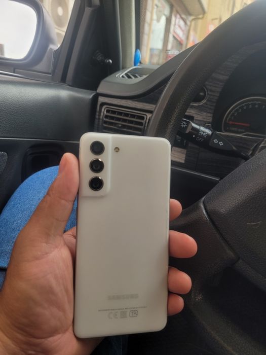 Samsung s21 fe 8/128 ideal