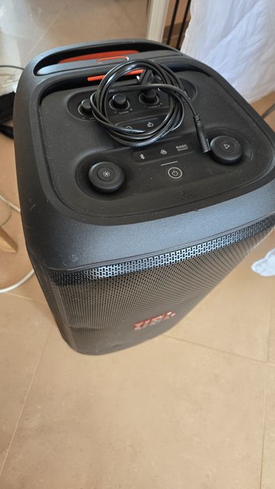 Тонколона JBL 320