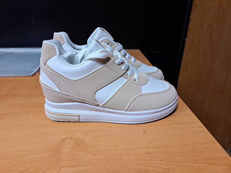 Дамски спортни сникърси