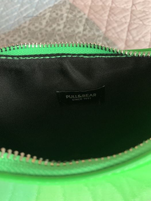 Зелена чанта на Pull&Bear