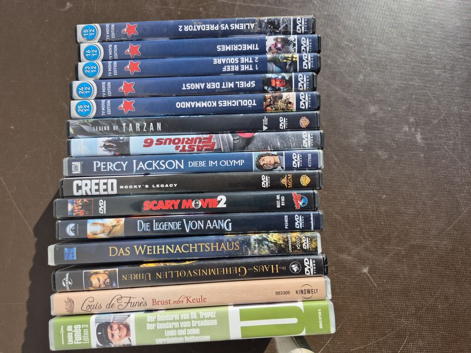 Vând lot 17 DVD uri cu filme,Acțiune, Sf, Groaza, Triler 
(aproximativ