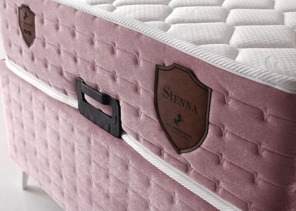 Спалня чисто нова