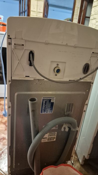 Mașină de spălat Whirlpool + Plită pe gaz ARDO – 500 lei