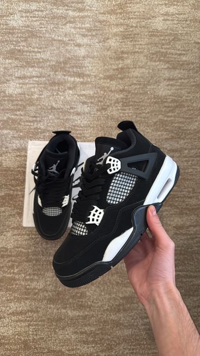 Adidasi incaltaminte