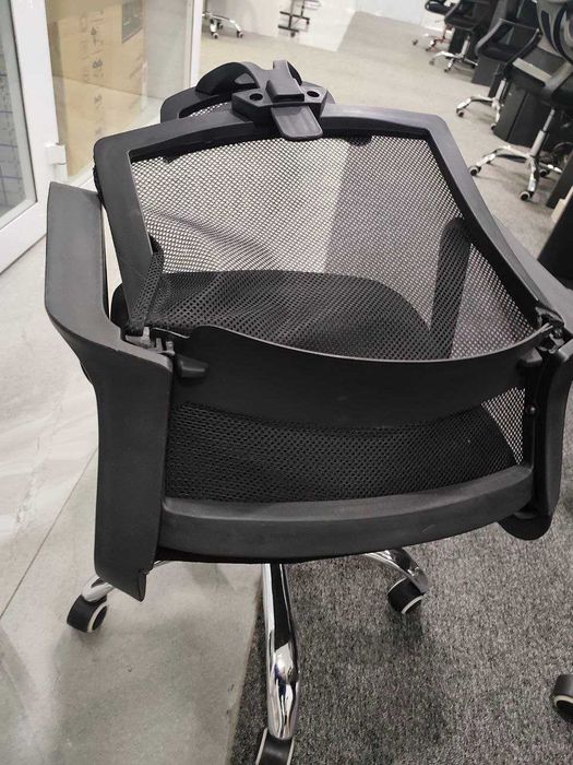 продам офисные кресла сломаные на запчасти