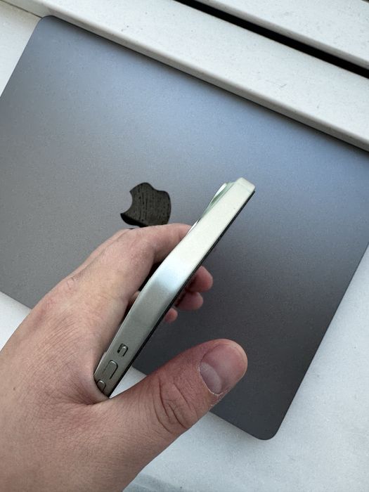 продам IPhone 15 plus 128 gb