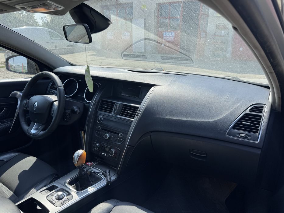 Renault Latitude 2.0 dci 150 Euro 5 avariat an 2011