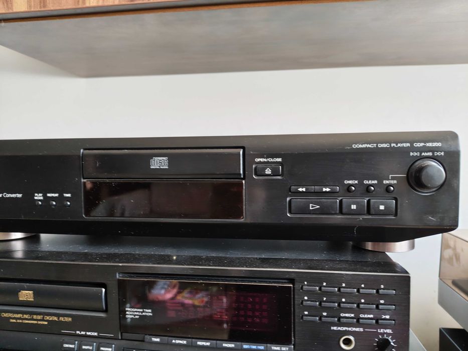 Продавам Sony compact cd player cdp-xe220