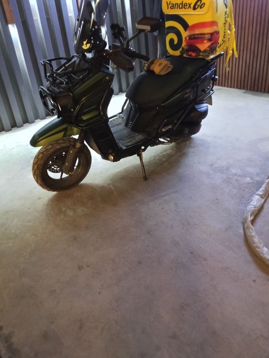 Sotiladi yili 2025 tank Moto benzinli skuter  probeg 6800yurgan