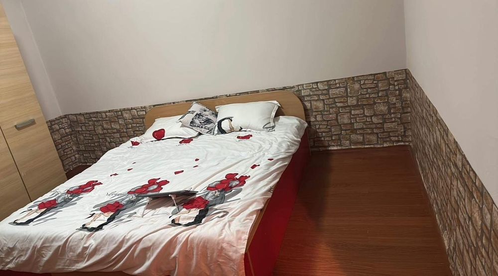 Vând apartament 56 mp cu 2 camere, localitate: Sărmășag.