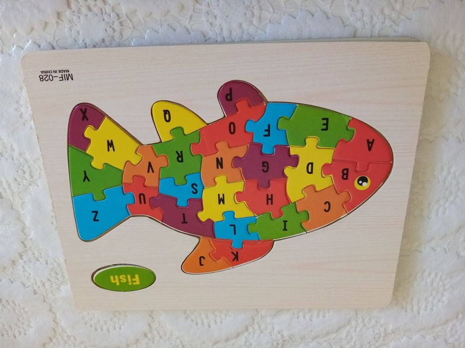 Детски дървен пъзел с английската азбука- костенурка, риба и охлюв