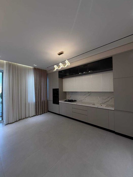 Сдаётся Укомплектованная 3-х Евроквартира в ЖК Лондон 130м2(N188)