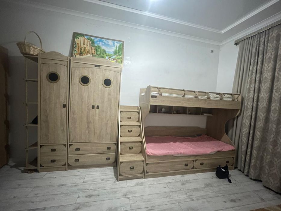 Продам комплект детской мебели