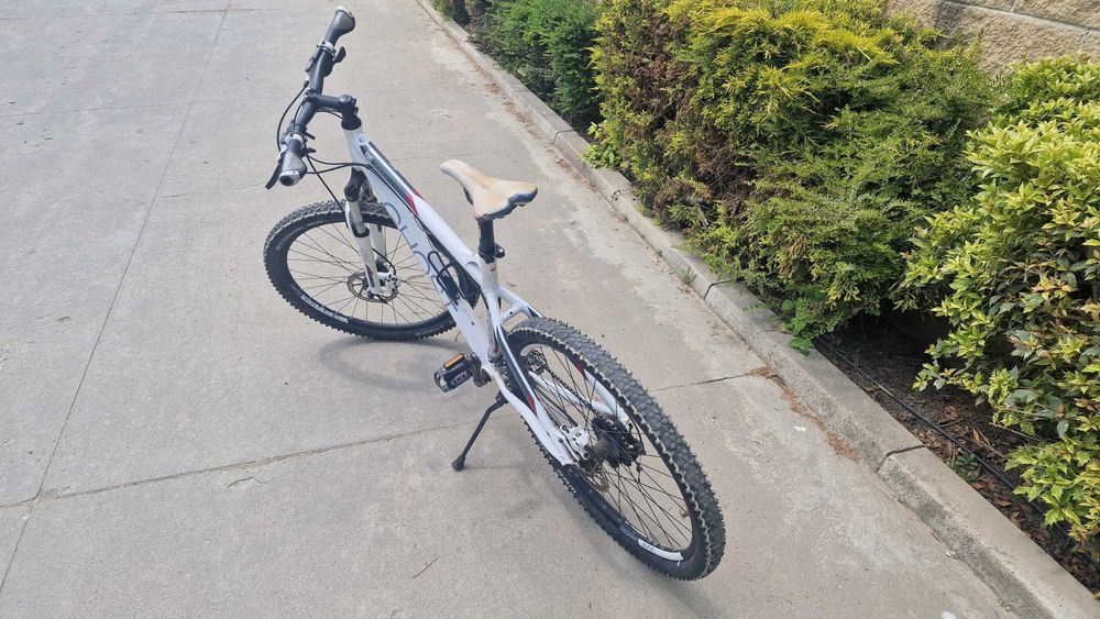 Bicicleta ghost limited edition 300