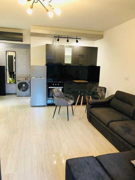 Продава се Едностаен апартамент в Пловдив, Остромила - 54 кв.м за 827 €/кв.м - Снимка #1